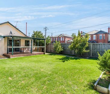 TWO BEDROOM HOME IN GEELONG WEST - Photo 2