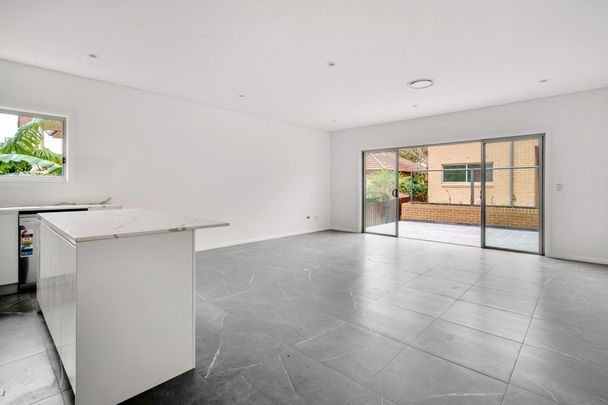 Near New House Sized Luxury Townhouse - Photo 1