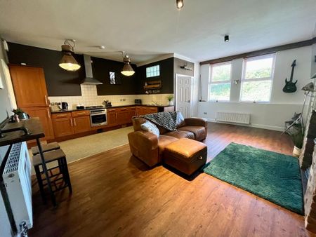 2 bedroom flat to rent - Photo 3