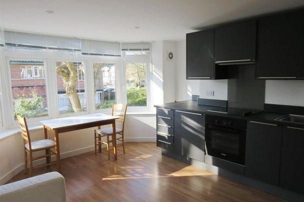 The Avenue, Southampton - Photo 1