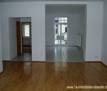 - 2 - Raumwohnung mit Balkon auf dem Weissen-Hirsch - Photo 2