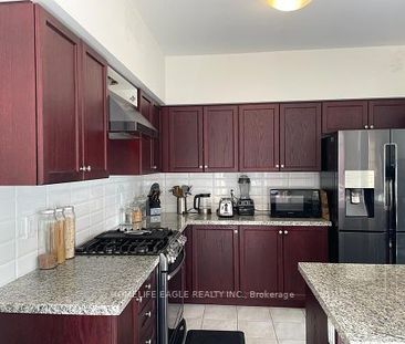 For Lease - 91 Badgerow Way, Aurora, Ontario - Photo 3