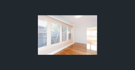 Charming 2-Bedroom Period Home - Photo 2