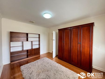 Spacious Family Home - Photo 4