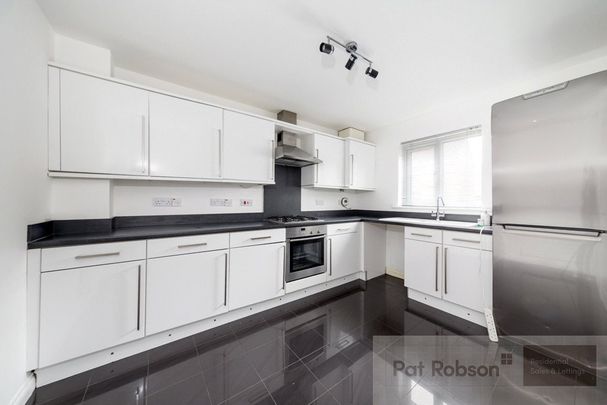 Earlsmeadow, Newcastle upon Tyne - Photo 1