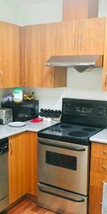 Furnished 1 Bedroom-Available Dec 1st-Waterfront Station 440 Richards - Photo 3