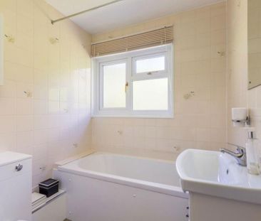 3 bedroom bungalow to rent - Photo 2