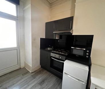 Studio to rent - Photo 6