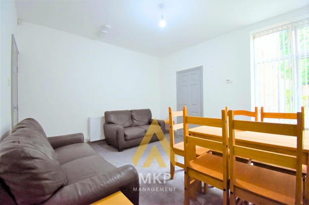 5 bedroom terraced house to rent - Photo 1