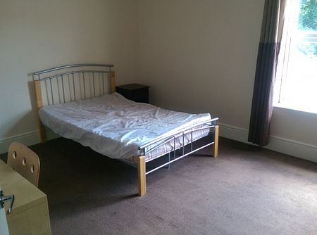 3 Bed Mid Terrace House - Photo 5