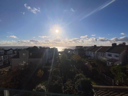 3 bedroom apartment to rent - Photo 2