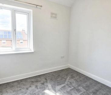4 bedroom terraced house to rent - Photo 6