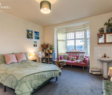 1 bedroom in a house share to rent - Photo 2