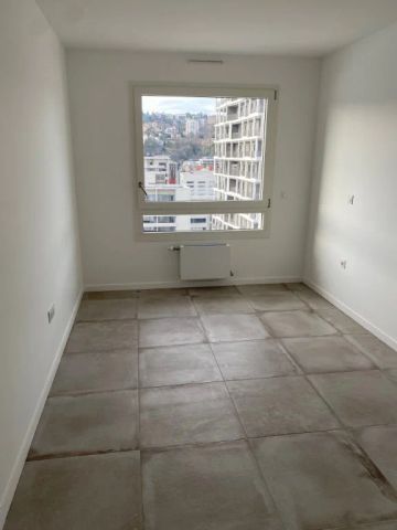 Appartement T3 A Louer - Lyon 2eme Arrondissement - 69.6 M2 - Photo 4