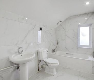 2 bedroom semi-detached house to rent - Photo 5