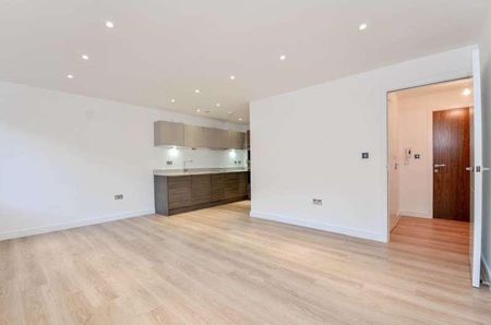 Sovereign House, Twickenham, TW1 - Photo 3