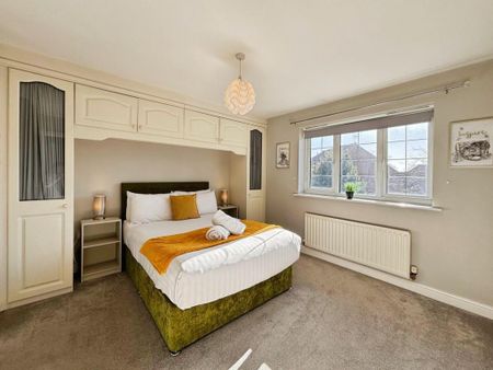 5 bedroom detached house to rent - Photo 3