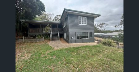 HIDDEN GEM IN SOUTH GLADSTONE WITH OCEAN VIEW - Photo 3