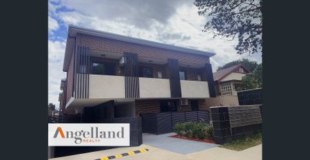 Luxurious Near new Studio in a Fabulous Location - Photo 3