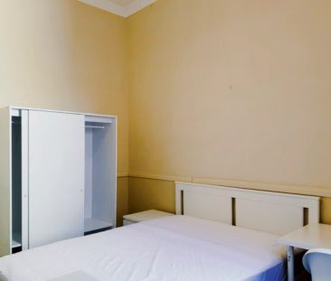 33 Hobsons Place, Adelaide - Photo 2