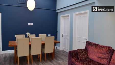 Room in shared 4-bedroom flat for rent in Whitehall, Dublin - Photo 4
