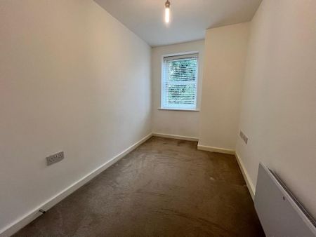 2 bedroom ground floor flat to rent - Photo 4