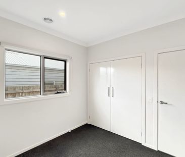 🏡 4-Bedroom House in Eynesbury - Photo 3