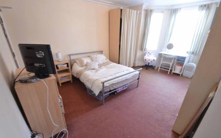 8 Bed - 26 Consort Terrace, Woodhouse, Leeds - LS3 1ET - Student - Photo 5