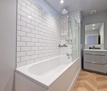 3 bedroom terraced house to rent - Photo 3