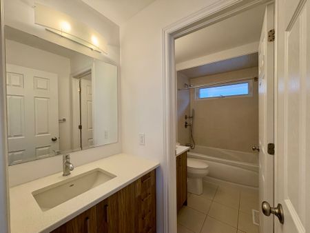 For Lease - 53 WHOOPING CRANE Ridge, Blossom Park - Airport and Area, Ontario - Photo 2