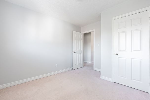 For Lease - 2529 Longridge Crescent, Oakville, Ontario - Photo 1