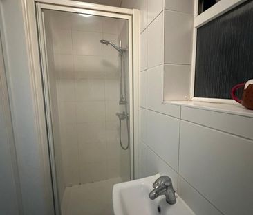 Studio Flat, Middleham Road, N18 - Photo 1