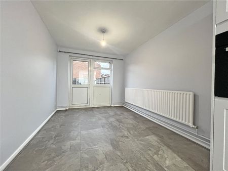 3 Bedroom House To Rent - Photo 4