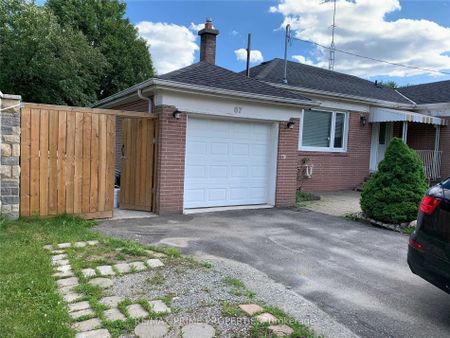 Detached Home For Lease | E8133912 - Photo 5