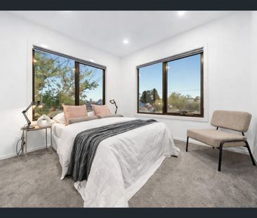 Modern & Convenient Living in the Heart of Glenroy - Photo 6