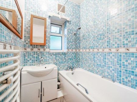 4 bedroom apartment to rent - Photo 5