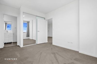 Light Filled Top Floor Apartment - Photo 4