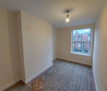 3 Bed Terraced House, Gilpin View, LS12 - Photo 4