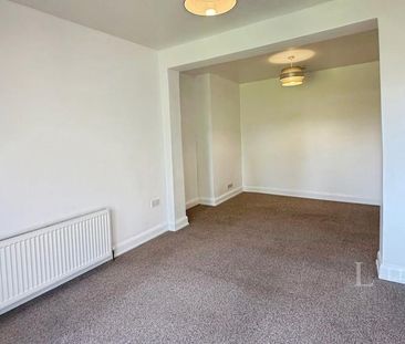 4 bedroom semi-detached house to rent - Photo 6