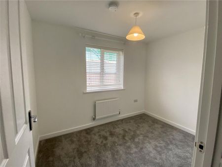 3 bedroom semi-detached house to rent - Photo 2