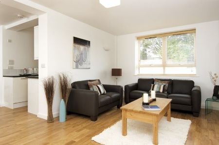 1 Bed - Kew Bridge Court,chiswick High Road, W4 - Photo 2