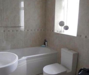 2 bedroom semi-detached house to rent - Photo 2