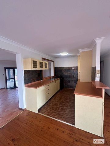 4 Bedroom Family Home - Photo 4