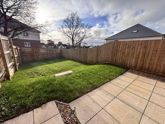 3 bedroom semi-detached house to rent - Photo 1