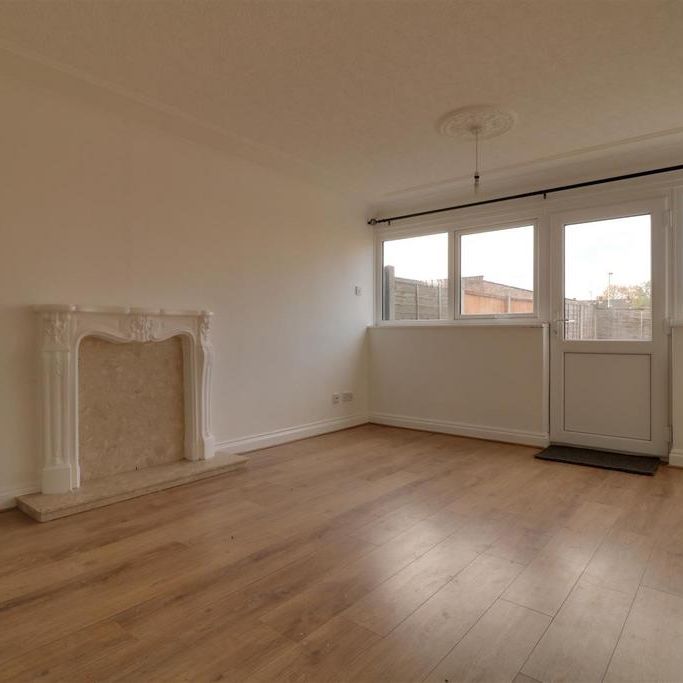 2 bedroom end of terrace house to rent - Photo 1