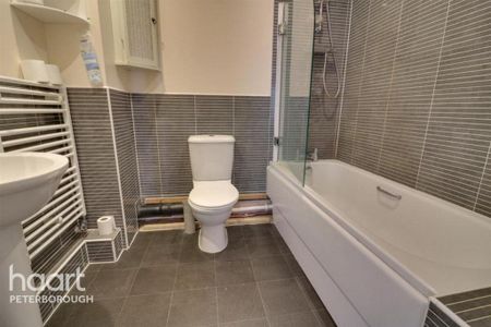 2 bedroom apartment to rent - Photo 5