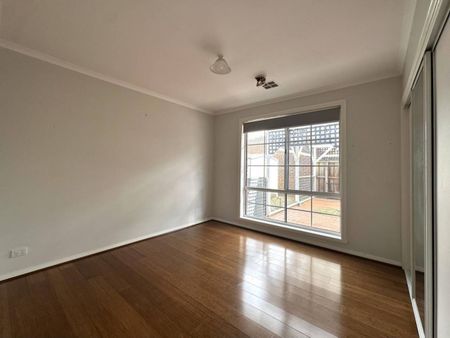 Spacious Family Living in a Prime Seabrook Location - Photo 4