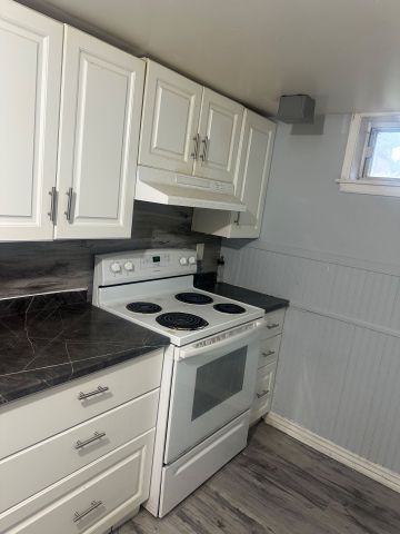 For Lease - 176 Kenneth Avenue, Kitchener, Ontario - Photo 2