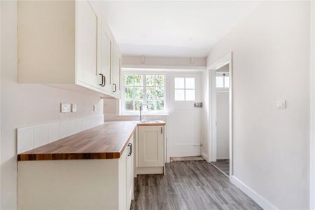 6 bedroom terraced house to rent - Photo 2