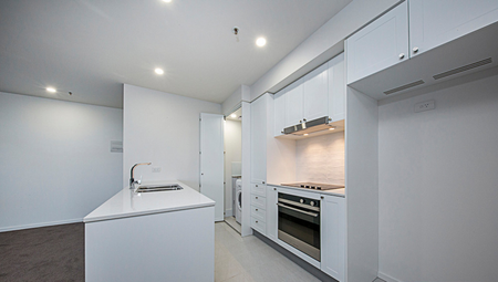 Stunning One Bedroom in Infinity Towers! - Photo 5